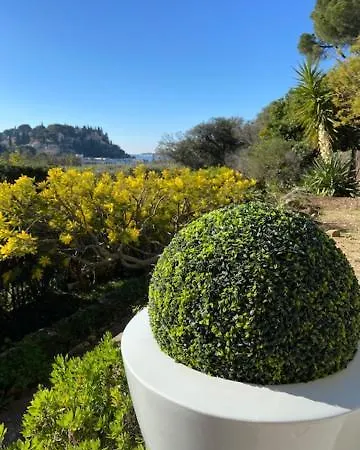 La Maison De Doms Avec Jacuzzi Et Vue 카시스