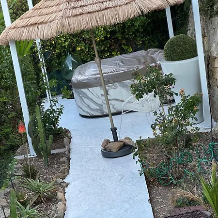 Daire La Maison De Doms Avec Jacuzzi Et Vue *