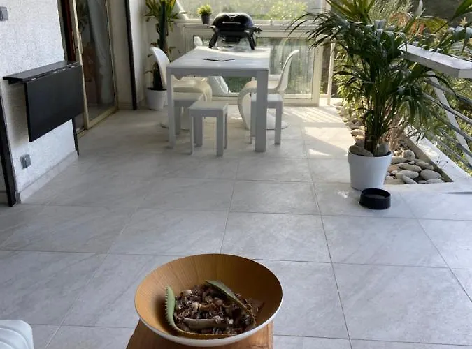 La Maison De Doms Avec Jacuzzi Et Vue Appartamento