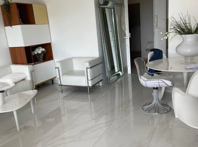 La Maison De Doms Avec Jacuzzi Et Vue Appartamento