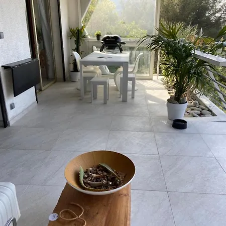 La Maison De Doms Avec Jacuzzi Et Vue Apartment